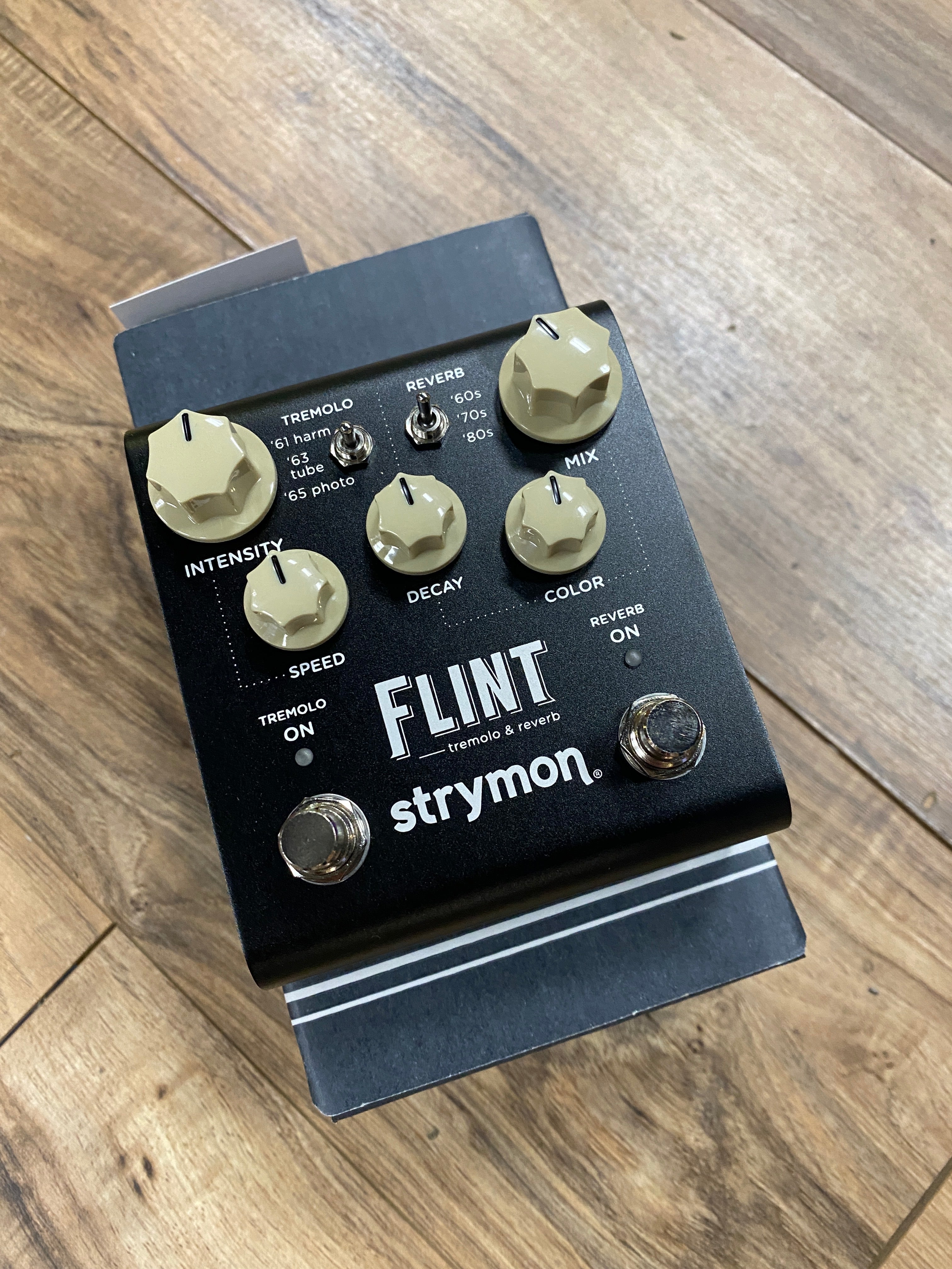 Strymon Flint V2 Tremelo & Reverb Effects Pedal – Maxwell's House