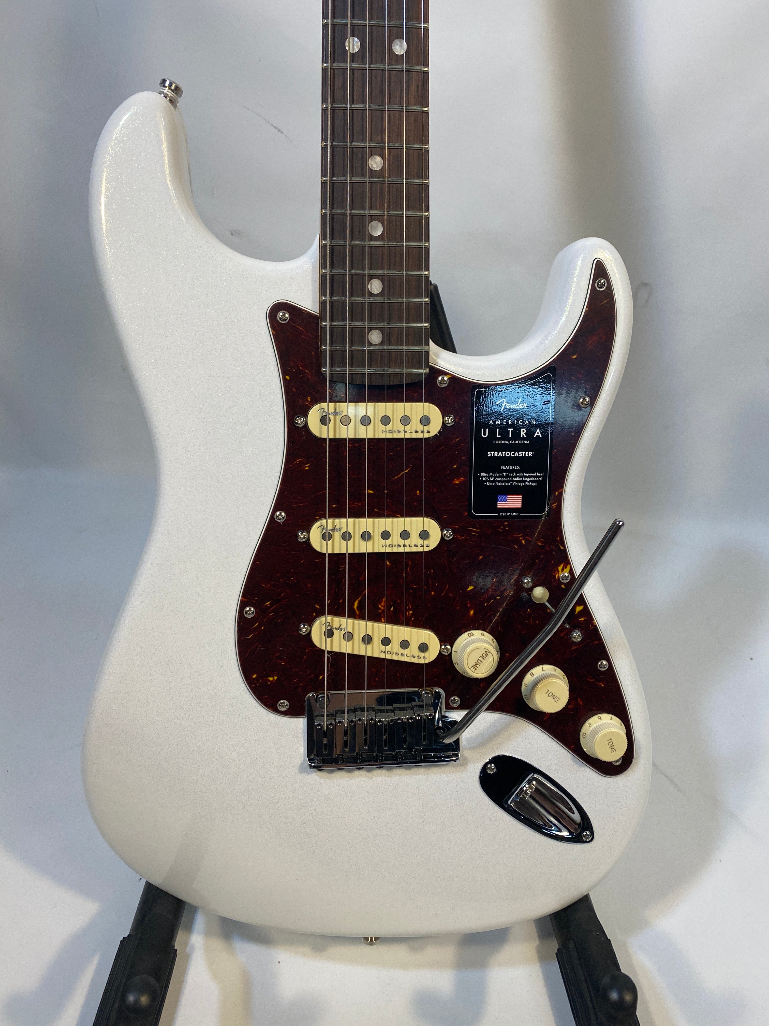 Fender American Ultra Stratocaster - Arctic Pearl with Rosewood